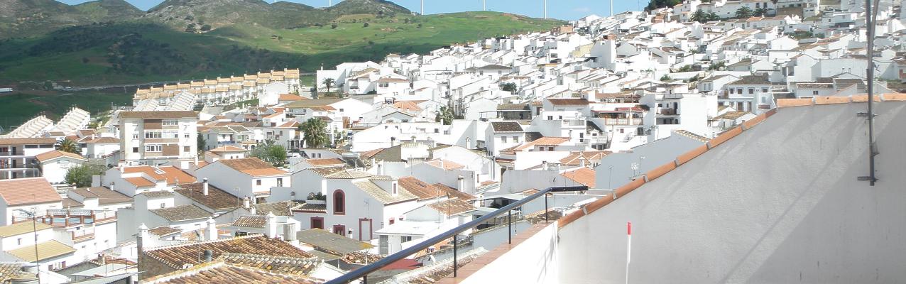 de kleine witgewassen dorpjes in Andalusië: Ardales