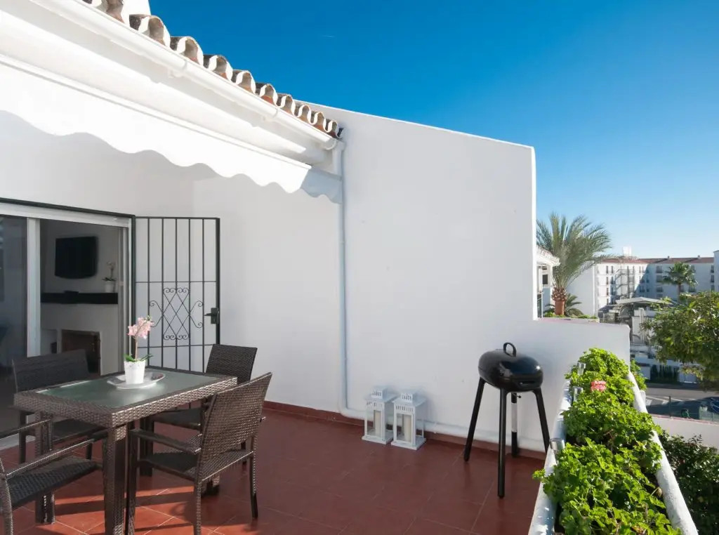 Super mooi gerenoveerd appartement voor 4 personen, met geweldig zwembad in de buurt van Puerto Banus & Marbella