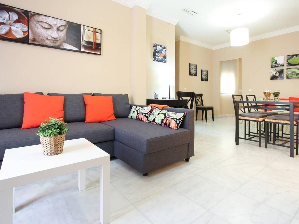 Mooi en eenvoudig appartement voor 2-5 personen in de wijk Arenal, vlakbij het stadscentrum van Sevilla