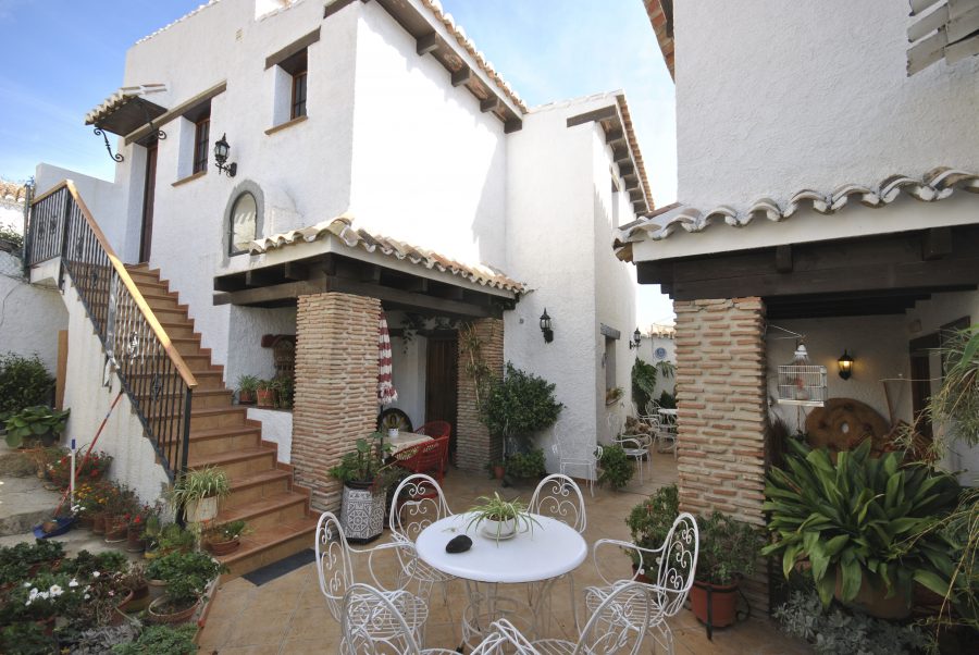 Patio in cortijo