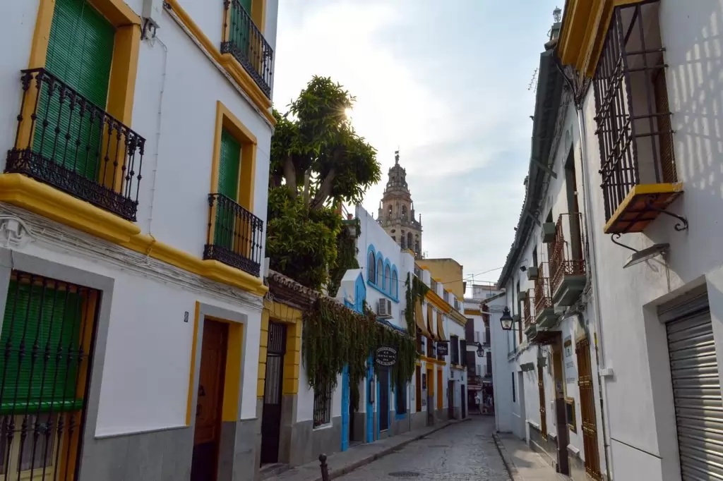 Ervaar de grote Andalusische steden op eigen gelegenheid