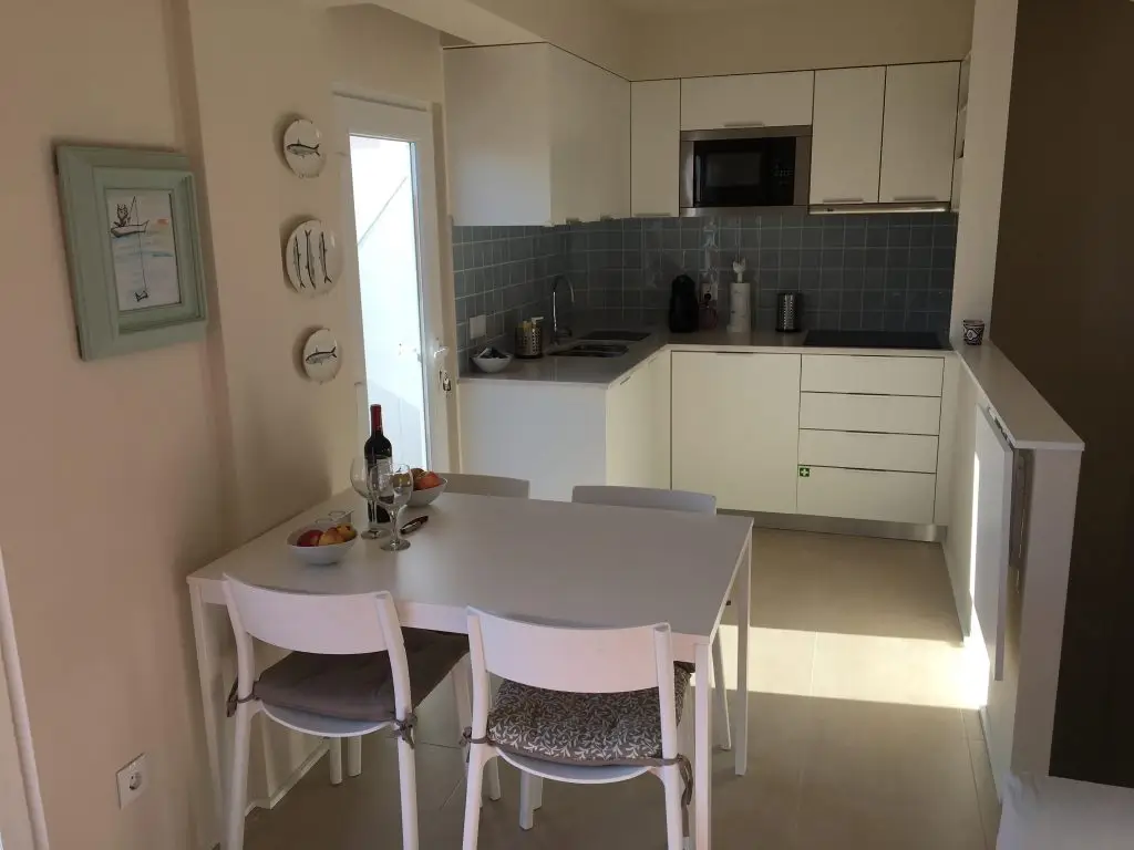 Het “Huis van de kat die visser wilde zijn” voor 4-5 personen met een prachtig uitzicht over zee
