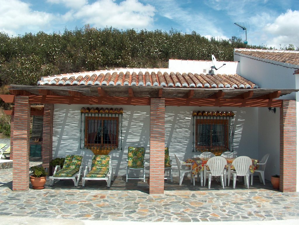 Idyllisch en prachtig landhuis in de bergen nabij Malaga – met schitterend uitzicht