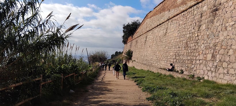 Een prachtige wandeling in het groen op de Montjuïc, met uitzicht over Barcelona
