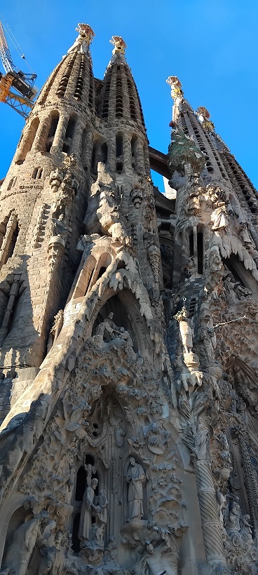 De geboortefaçade van de Sagrada Família in Barcelona